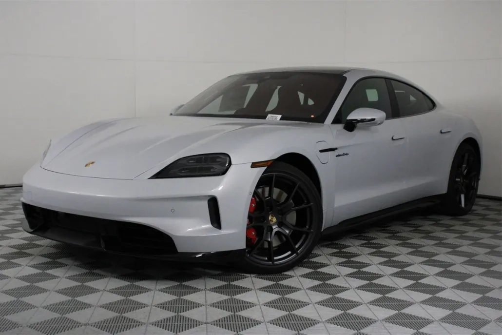 2026 Porsche Taycan GTS photo 1