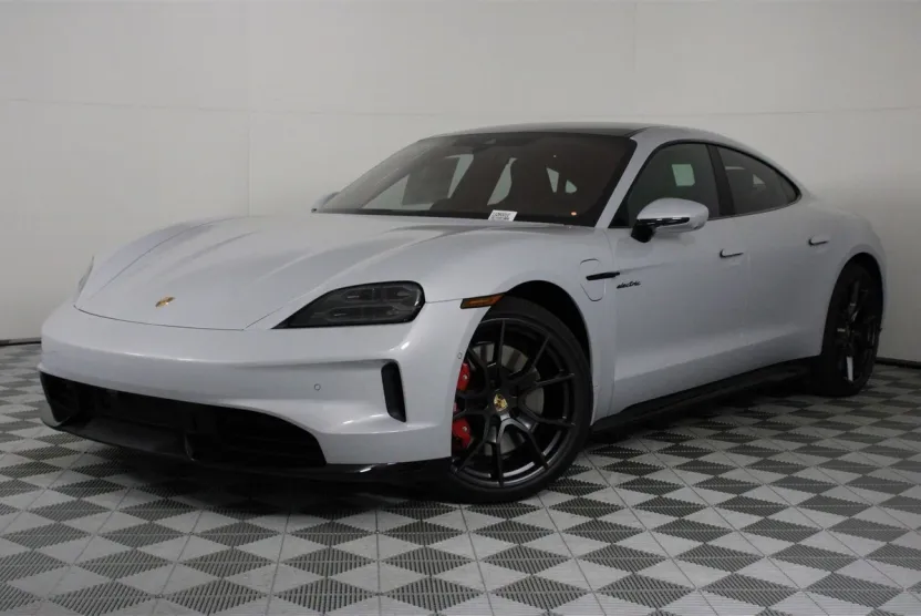 2026 Porsche Taycan GTS photo 1