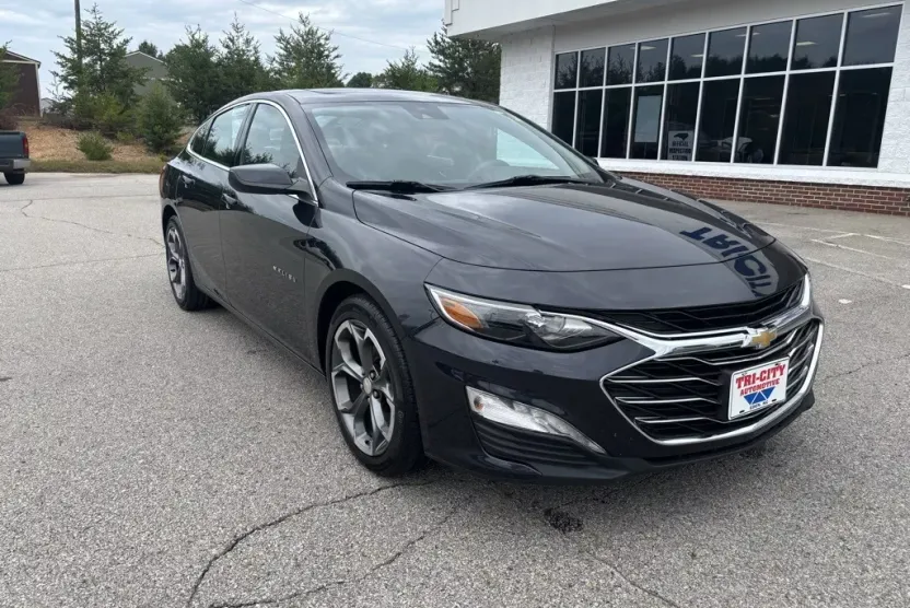 2023 Chevrolet Malibu 1LT photo 1