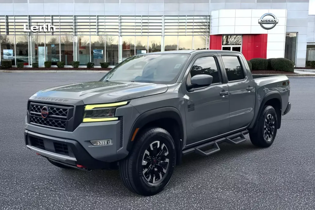 2022 Nissan Frontier PRO-4X photo 1