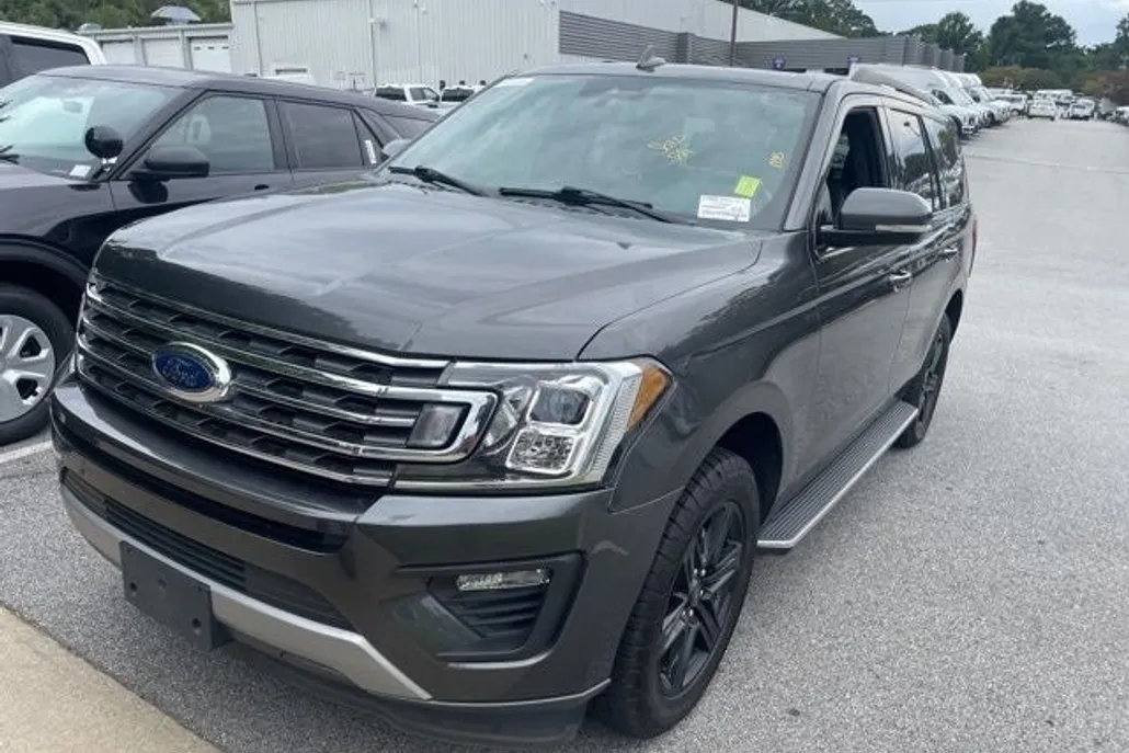 2021 Ford Expedition XLT photo 1