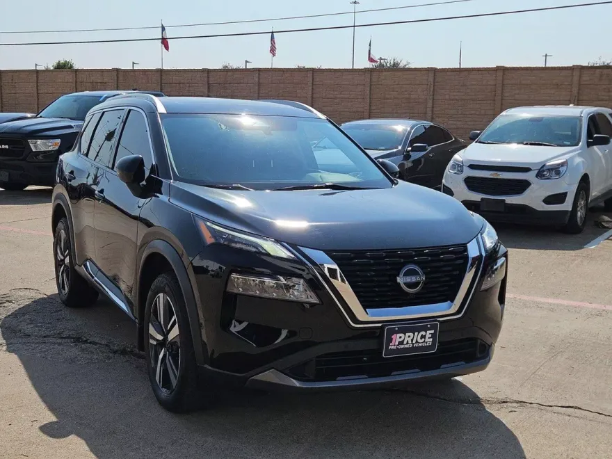 2023 Nissan Rogue SL photo 1