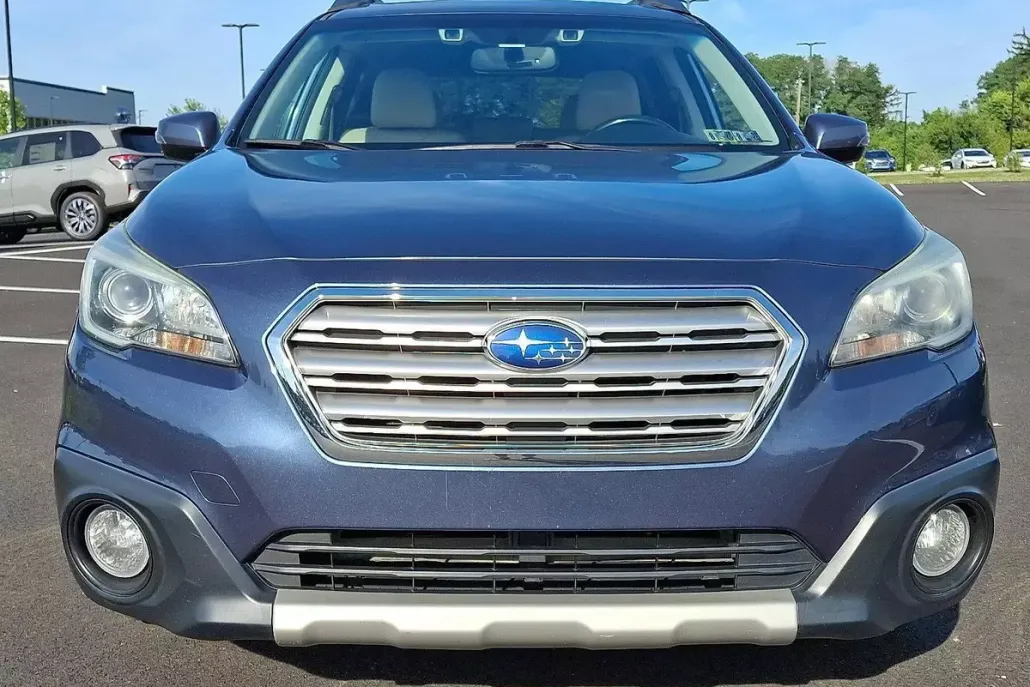 2016 Subaru Outback 3.6R Limited photo 1