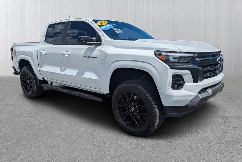 2024 Chevrolet Colorado Z71 photo 1