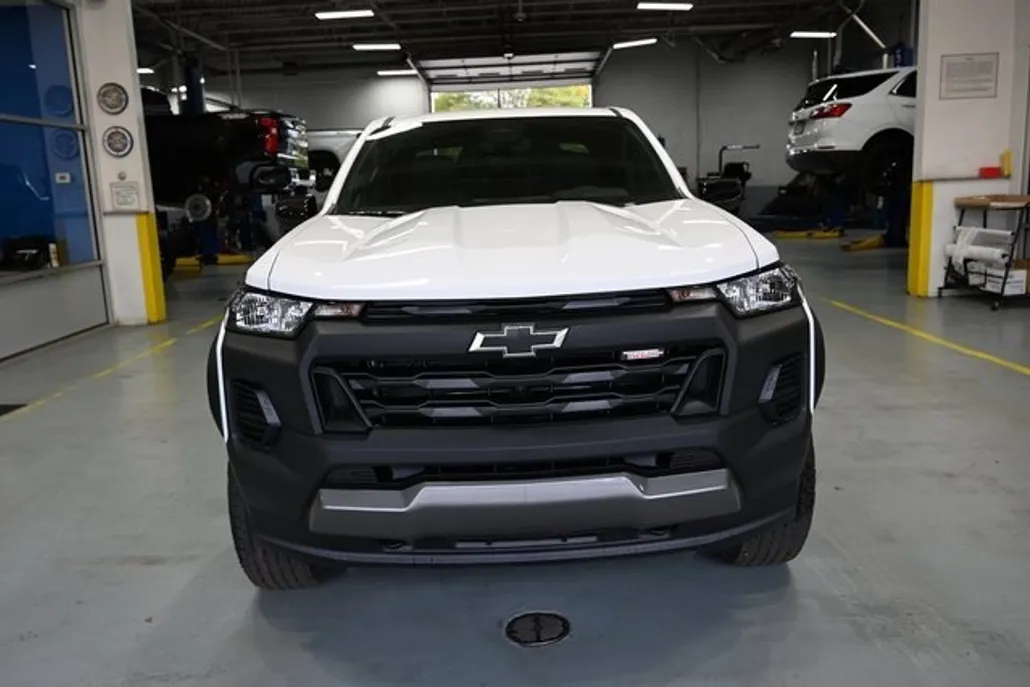 2026 Chevrolet Colorado Trail Boss photo 1