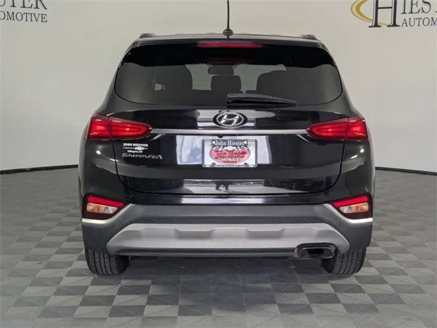 2020 Hyundai Santa Fe SE photo 1
