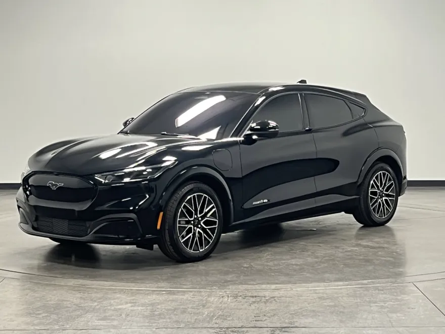 2024 Ford Mustang Mach-E Premium photo 1