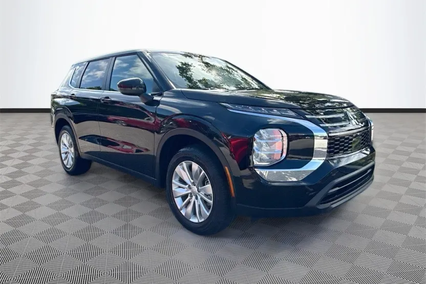 2025 Mitsubishi Outlander ES photo 1