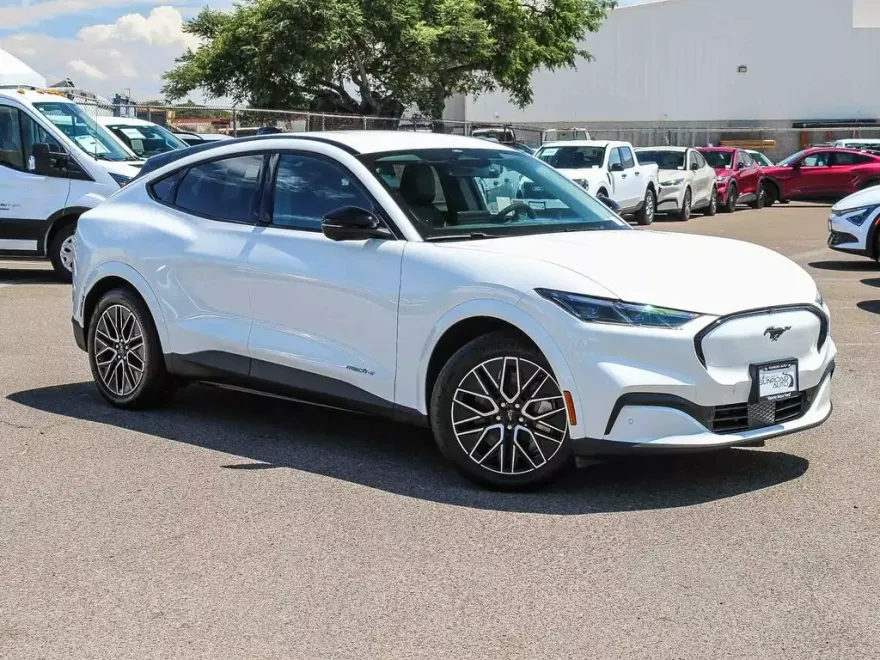 2025 Ford Mustang Mach-E Premium photo 1