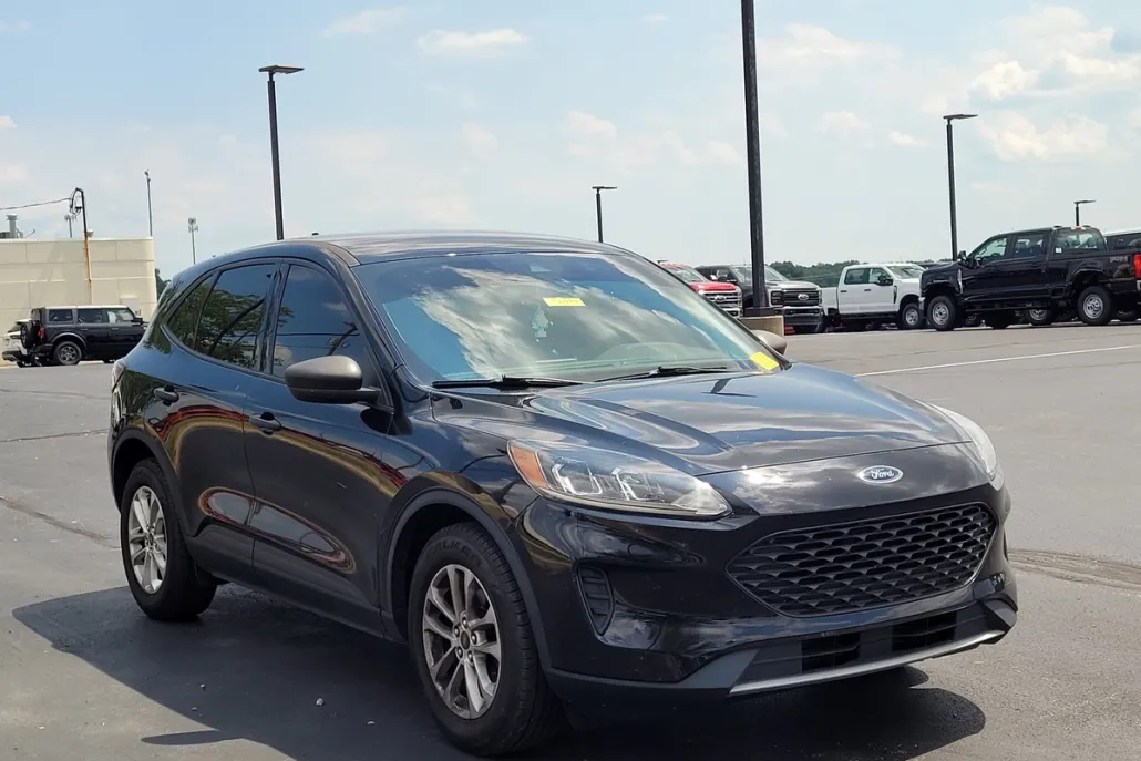 2021 Ford Escape S photo 1