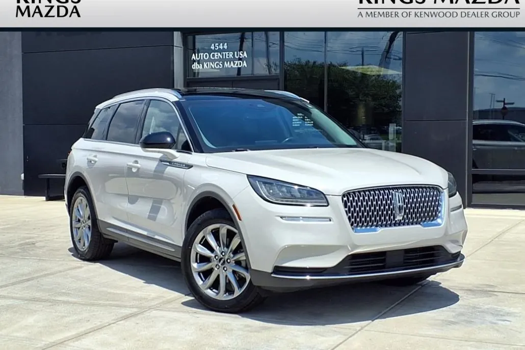 2022 Lincoln Corsair Standard photo 1