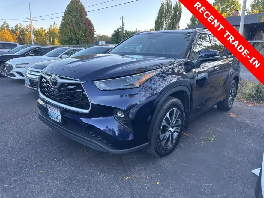 2022 Toyota Highlander XLE photo 1