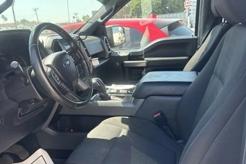 2020 Ford F-150 XLT photo 1
