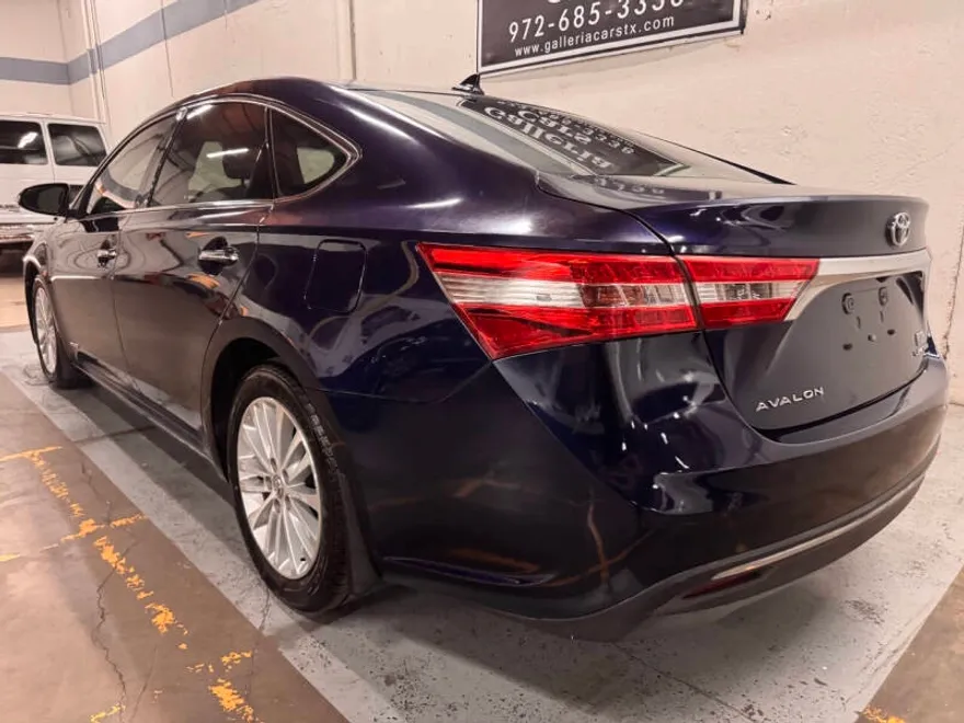 2013 Toyota Avalon Hybrid Limited photo 1
