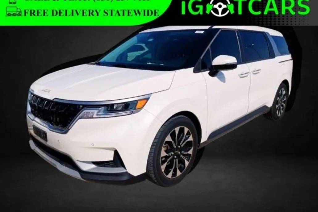 2022 Kia Carnival EX photo 1