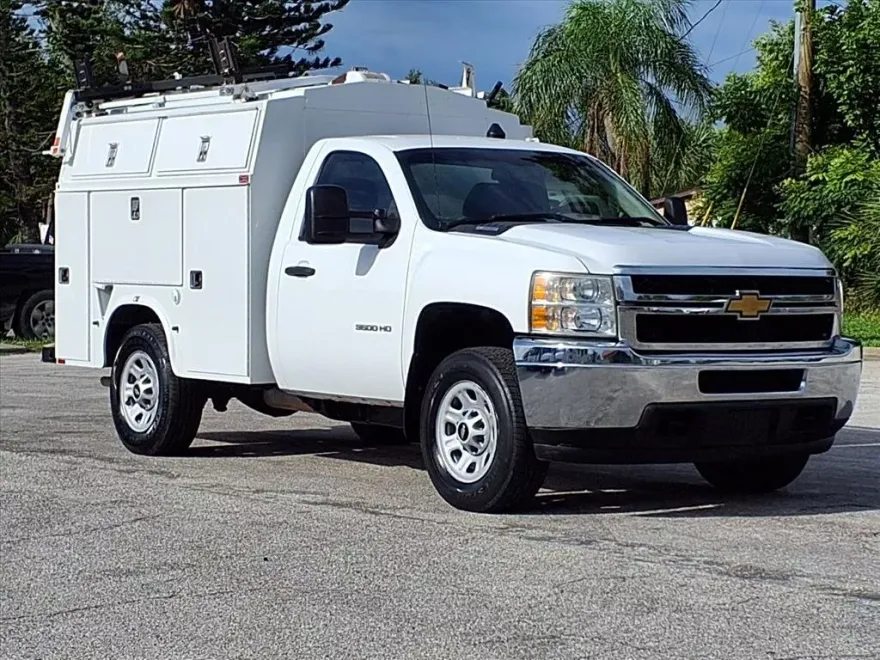 2014 Chevrolet Silverado 3500HD photo 1