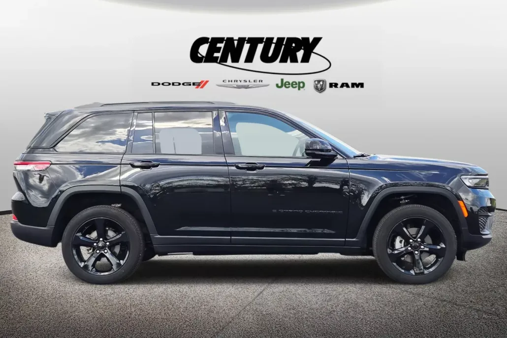 2024 Jeep Grand Cherokee Altitude photo 1