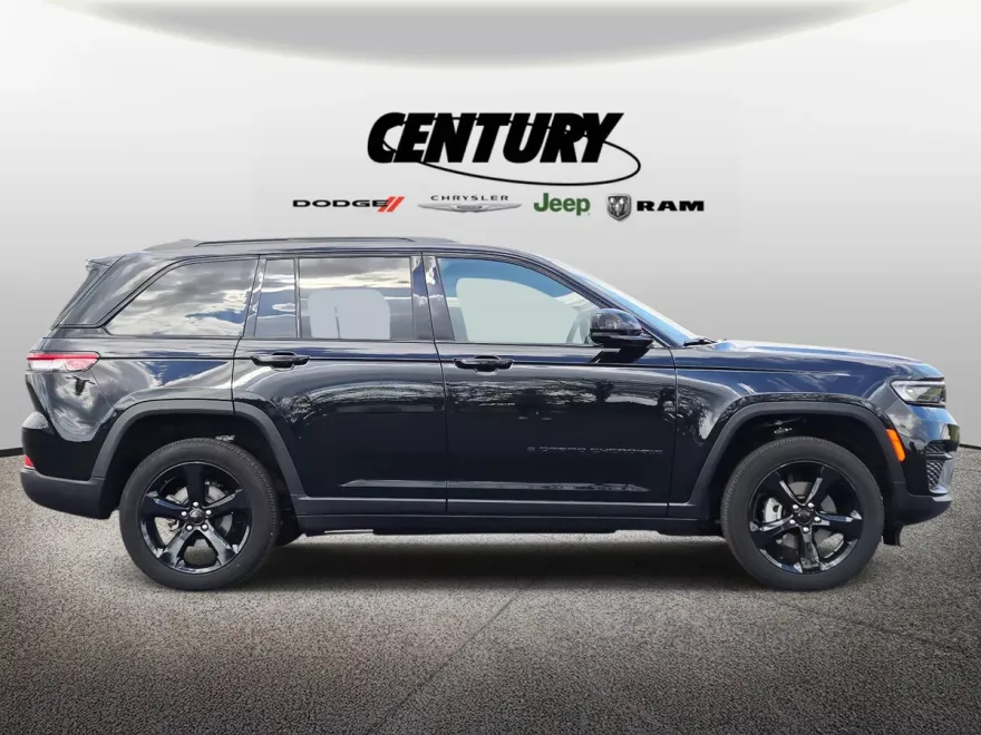 2024 Jeep Grand Cherokee Altitude photo 1