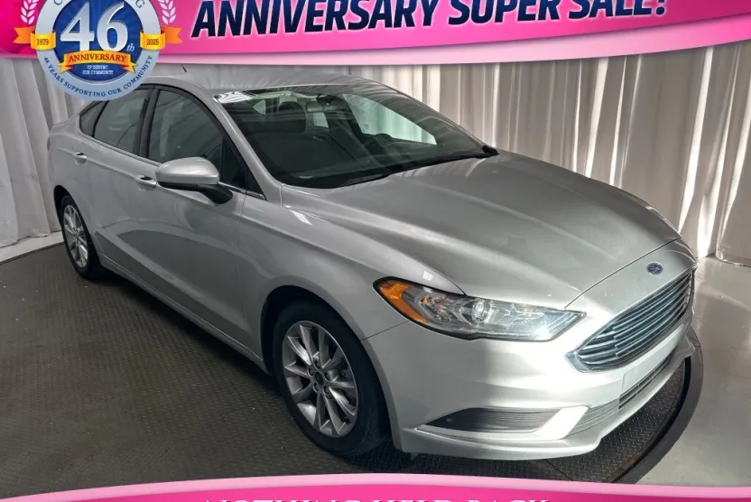 2017 Ford Fusion SE photo 1