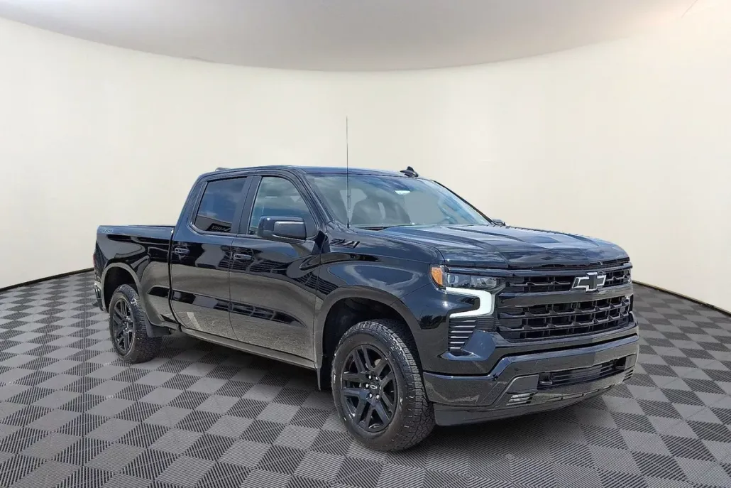 2024 Chevrolet Silverado 1500 RST photo 1