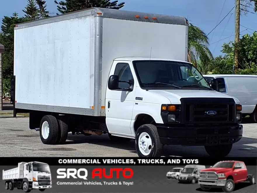 2012 Ford E-450 Cutaway photo 1