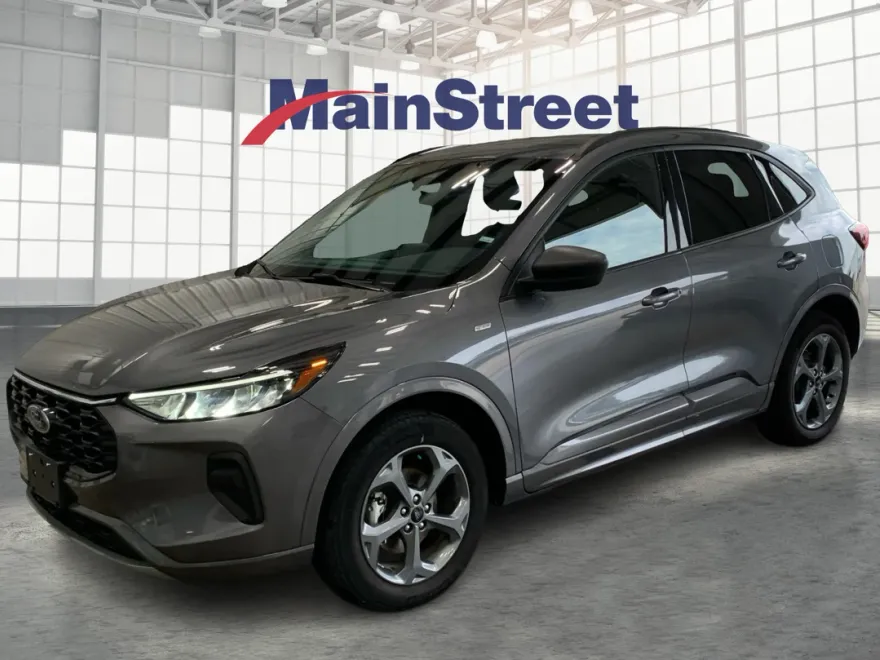 2023 Ford Escape ST-Line photo 1