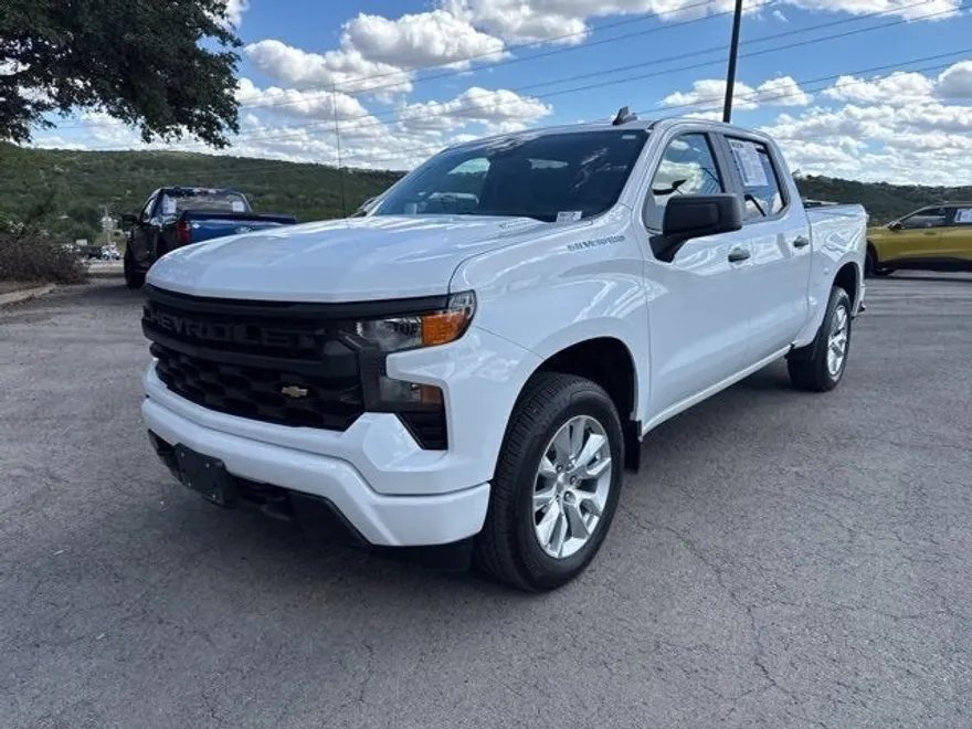 2025 Chevrolet Silverado 1500 Custom photo 1
