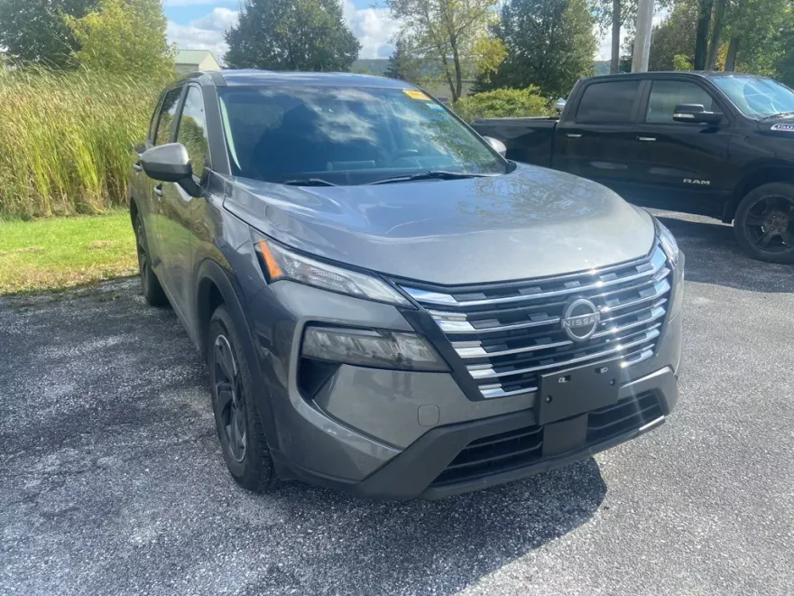 2024 Nissan Rogue SV photo 1
