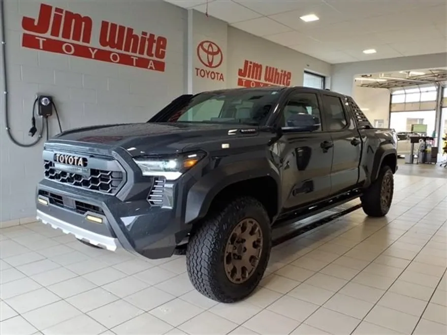 2025 Toyota Tacoma Trailhunter photo 1