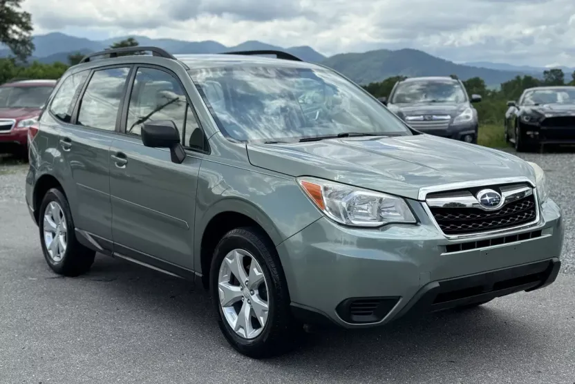 2015 Subaru Forester 2.5i photo 1
