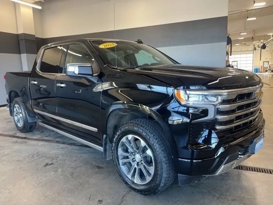 2023 Chevrolet Silverado 1500 High Country photo 1