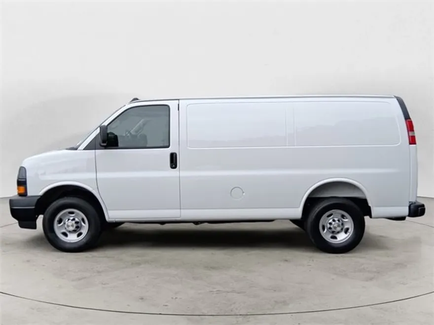 2025 Chevrolet Express Cargo 2500 photo 1