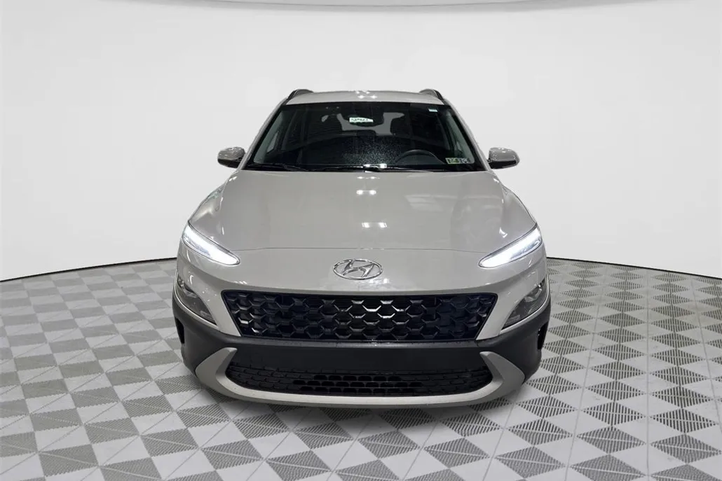 2023 Hyundai Kona SEL photo 1