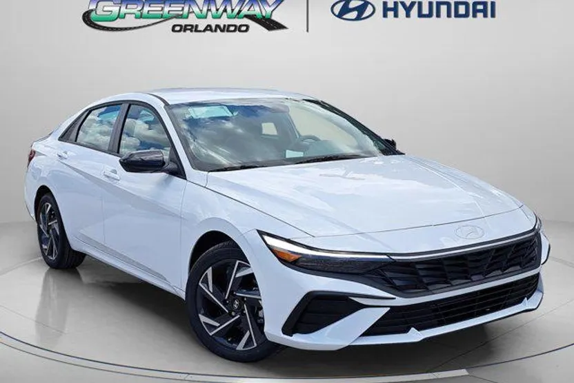 2025 Hyundai Elantra SEL Sport photo 1
