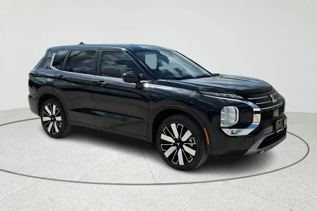 2025 Mitsubishi Outlander SE photo 1