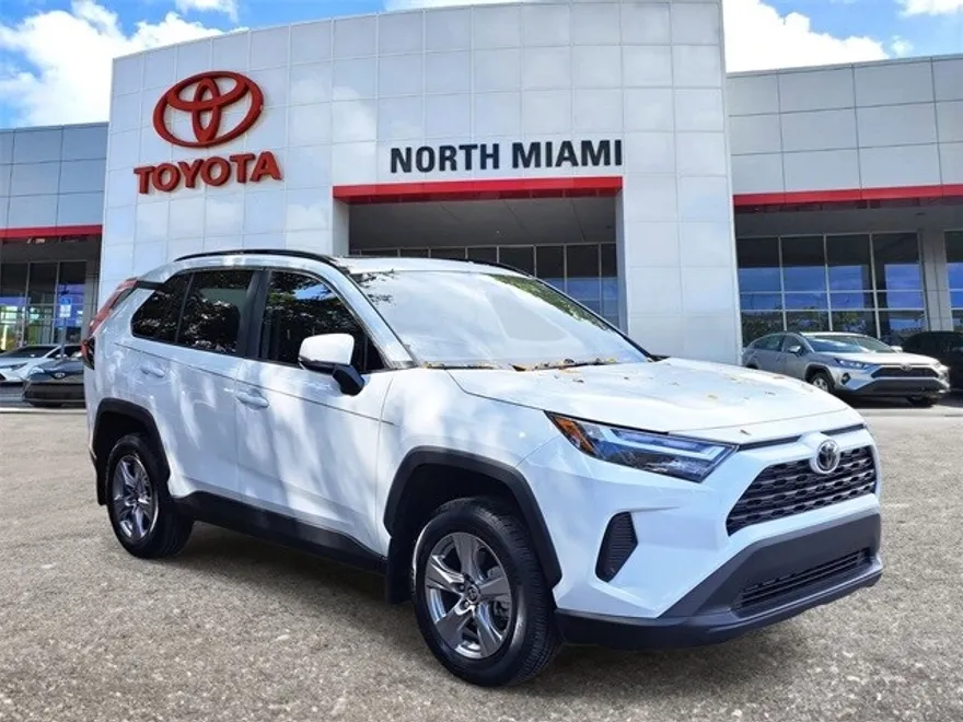 2025 Toyota RAV4 XLE photo 1