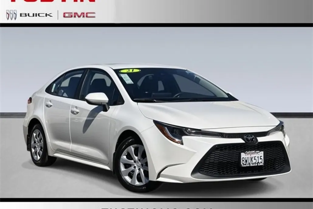 2021 Toyota Corolla LE photo 1
