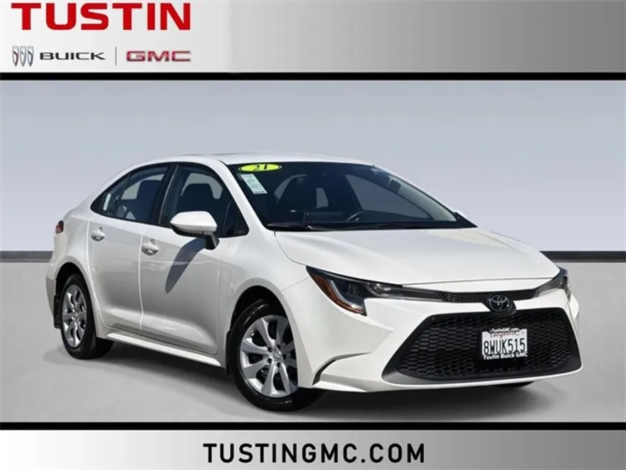 2021 Toyota Corolla LE photo 1