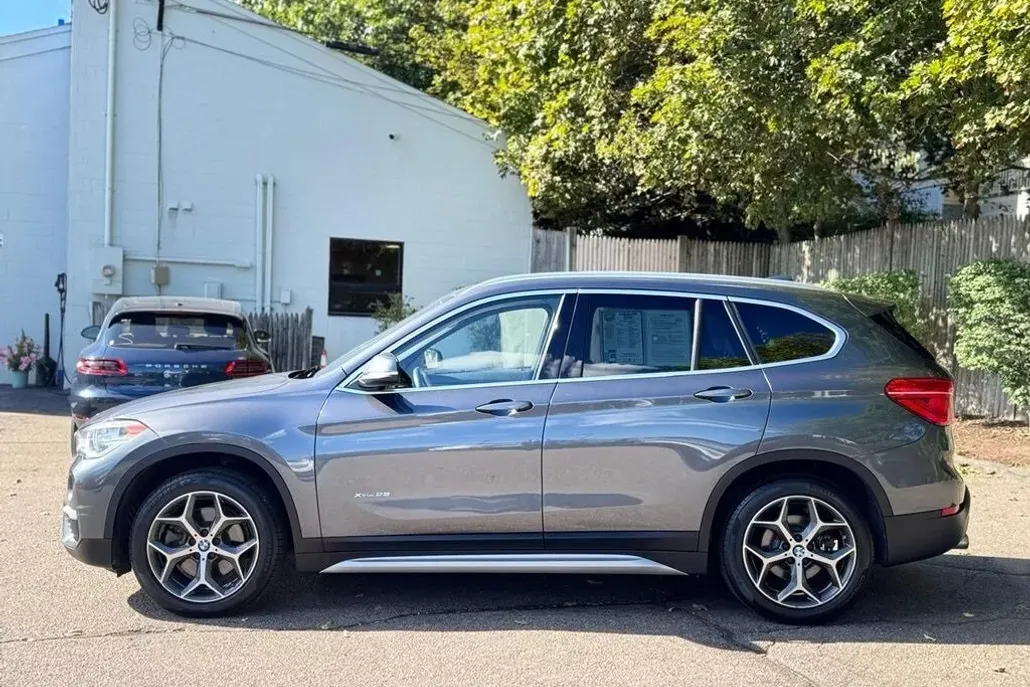 2017 Bmw X1 XDrive28i photo 1