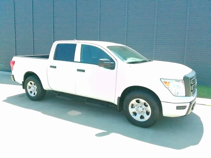 2022 Nissan Titan S photo 1