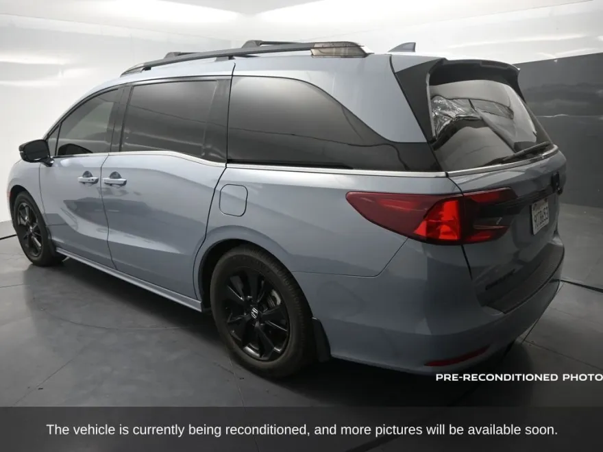 2023 Honda Odyssey Sport photo 1