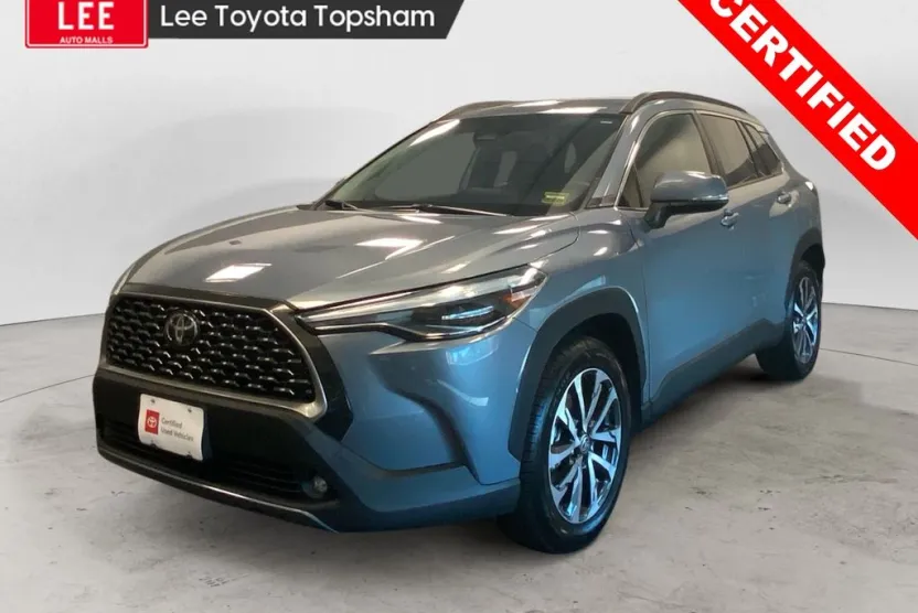 2024 Toyota Corolla Cross XLE photo 1
