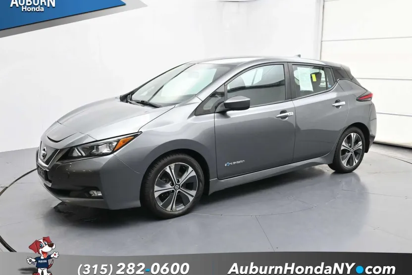 2018 Nissan Leaf SV photo 1