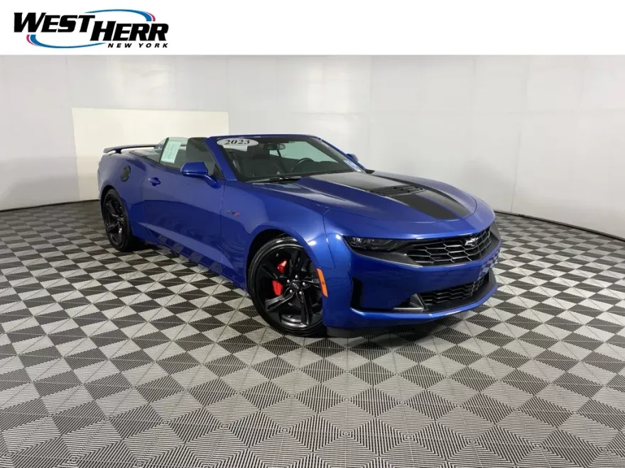 2023 Chevrolet Camaro LT1 photo 1