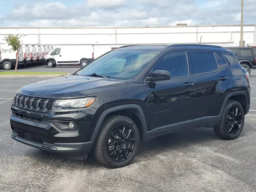 2023 Jeep Compass Altitude photo 1