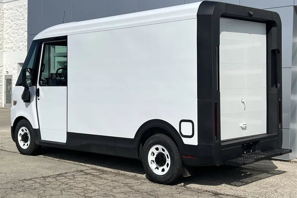 2025 Chevrolet BrightDrop 400 photo 1