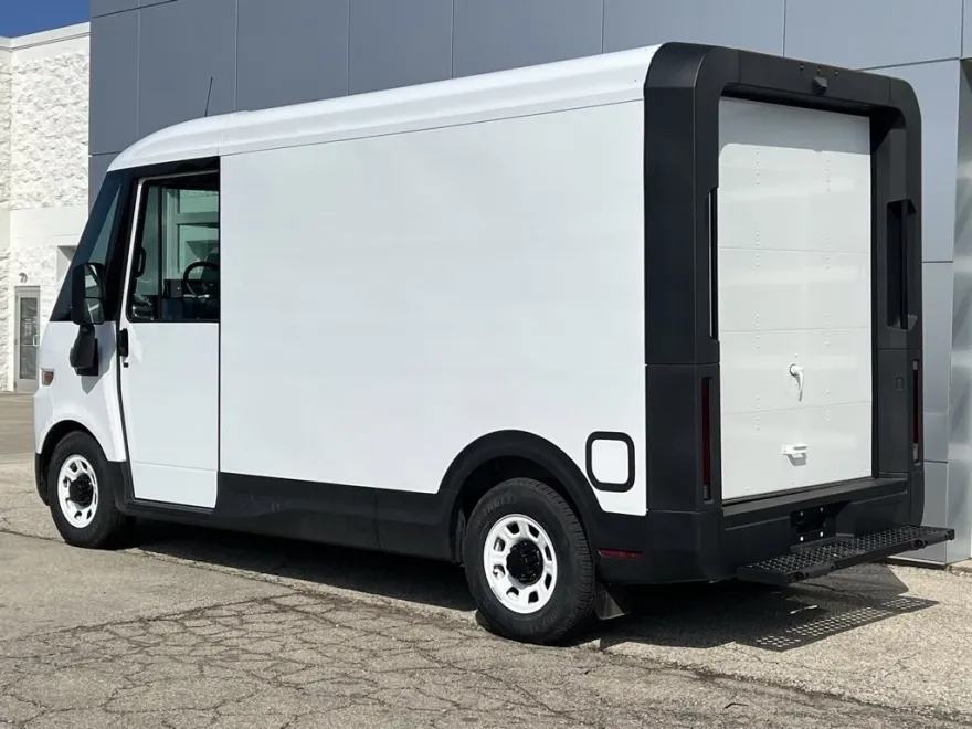 2025 Chevrolet BrightDrop 400 photo 1