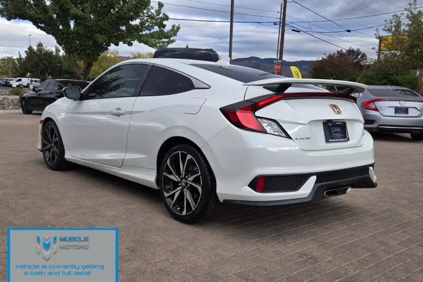 2017 Honda Civic Si photo 1