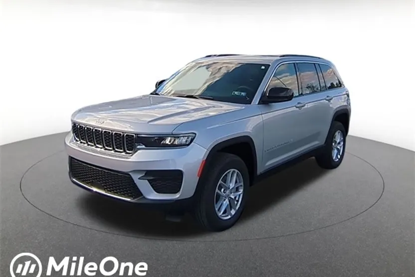2025 Jeep Grand Cherokee Laredo photo 1