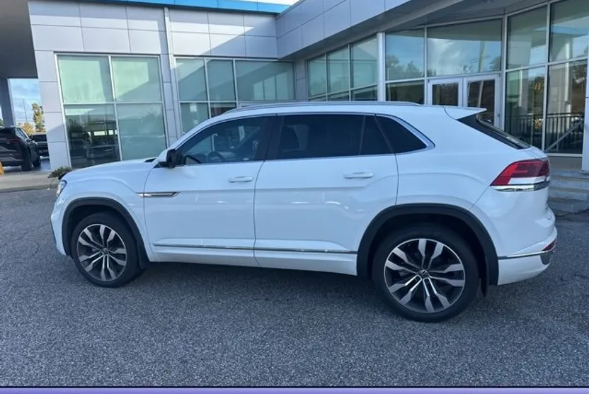 2021 Volkswagen Atlas Cross Sport V6 SEL R-Line photo 1